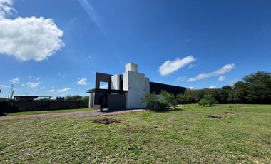 CASA DE 3 DORMITORIOS  A ESTRENAR
