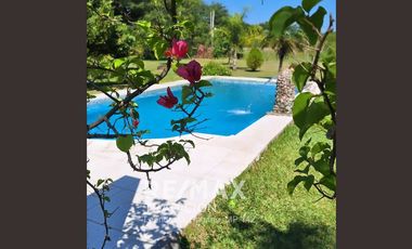 Quinta en venta en Cnia Benitez 8000 mts2 + salón.