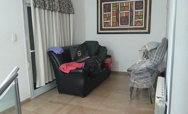 VENTA CASA 4 DORM. B° S.JUAN BAUTISTA C/PILETA V.M