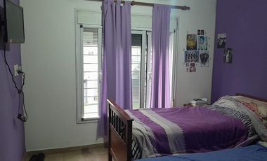 VENTA CASA 4 DORM. B° S.JUAN BAUTISTA C/PILETA V.M