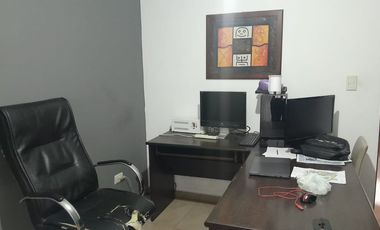 VENTA CASA 4 DORM. B° S.JUAN BAUTISTA C/PILETA V.M