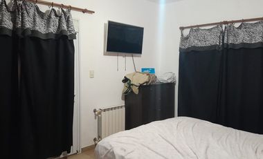 VENTA CASA 4 DORM. B° S.JUAN BAUTISTA C/PILETA V.M