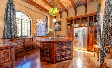 The Petite Castile, Otomi, San Miguel de Allende
