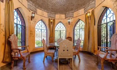 The Petite Castile, Otomi, San Miguel de Allende