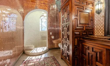 The Petite Castile, Otomi, San Miguel de Allende