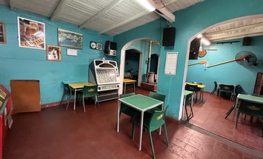 Fuente de Soda 140 m2 útiles, 2.100 m2 terreno