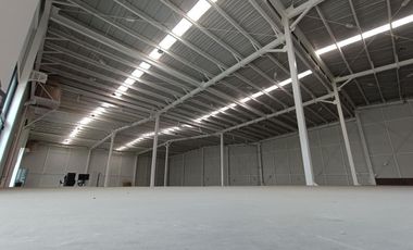 Nave Industrial en Renta en Santa Rosa Jáuregui 988 m2
