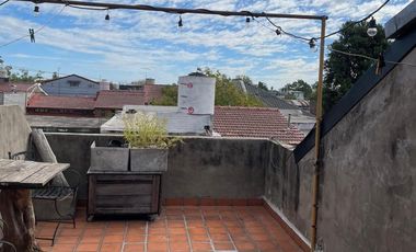DEPARTAMENTO TIPO CASA EN PRIMER PISO CON TERRAZA PARRILLA EN ALQUILER