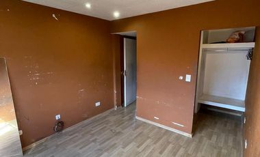 DEPARTAMENTO TIPO CASA EN PRIMER PISO CON TERRAZA PARRILLA EN ALQUILER