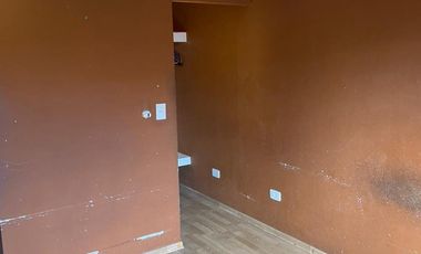 DEPARTAMENTO TIPO CASA EN PRIMER PISO CON TERRAZA PARRILLA EN ALQUILER