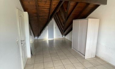 DEPARTAMENTO TIPO CASA EN PRIMER PISO CON TERRAZA PARRILLA EN ALQUILER