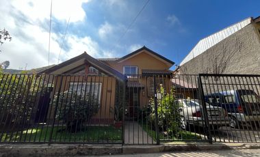 CASA 4D 2B CON ESTACIONAMIENTO Y PATIO EN LIMONARES