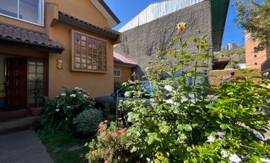 CASA 4D 2B CON ESTACIONAMIENTO Y PATIO EN LIMONARES