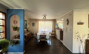 CASA 4D 2B CON ESTACIONAMIENTO Y PATIO EN LIMONARES