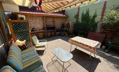 CASA 4D 2B CON ESTACIONAMIENTO Y PATIO EN LIMONARES