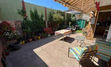 CASA 4D 2B CON ESTACIONAMIENTO Y PATIO EN LIMONARES