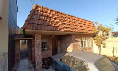 Venta Casa en Berazategui Apto Credito 7 ambientes