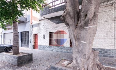 CASA EN VENTA LANUS MULTIFAMILIAR 3 UNIDAD PARQUE