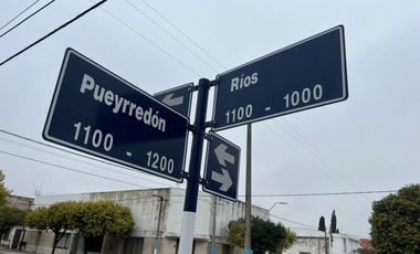 Venta amplia casa aterminar enesquina Pavon Arriba