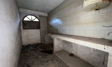 Venta amplia casa aterminar enesquina Pavon Arriba