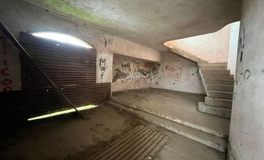 Venta amplia casa aterminar enesquina Pavon Arriba