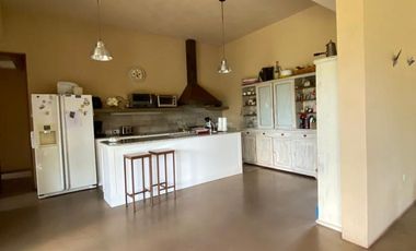 CASA EN VENTA EN PEHUAJÓ CON PILETA