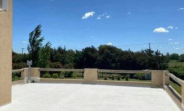 CASA EN VENTA EN PEHUAJÓ CON PILETA