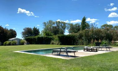 CASA EN VENTA EN PEHUAJÓ CON PILETA