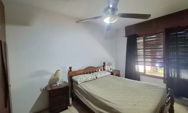 CASA EN VENTA PEHUAJO CON LOCAL COMERCIAL Y PATIO