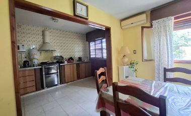 CASA EN VENTA PEHUAJO CON LOCAL COMERCIAL Y PATIO