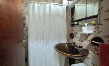 CASA EN VENTA PEHUAJO CON LOCAL COMERCIAL Y PATIO