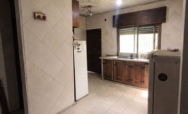 CASA EN VENTA A MTS DE LA ESTACION