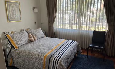 VENTA CASA 5D 2B SERVICIOS 2 PISOS  283/457 METRO ÑUÑOA