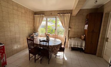 VENTA CASA 5D 2B SERVICIOS 2 PISOS  283/457 METRO ÑUÑOA