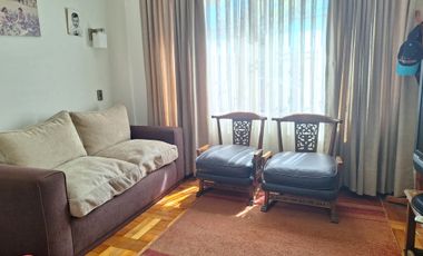 VENTA CASA 5D 2B SERVICIOS 2 PISOS  283/457 METRO ÑUÑOA