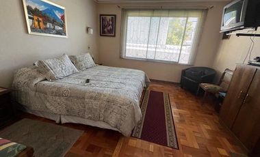 VENTA CASA 5D 2B SERVICIOS 2 PISOS  283/457 METRO ÑUÑOA
