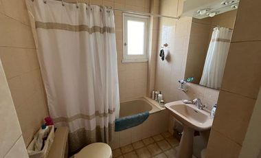 VENTA CASA 5D 2B SERVICIOS 2 PISOS  283/457 METRO ÑUÑOA