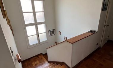 VENTA CASA 5D 2B SERVICIOS 2 PISOS  283/457 METRO ÑUÑOA
