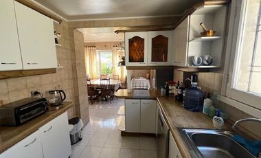VENTA CASA 5D 2B SERVICIOS 2 PISOS  283/457 METRO ÑUÑOA