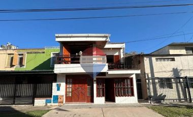 VENTA DUPLEX 3 DORMITORIOS B° 820 VIVIENDAS