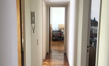 4 ambientes en duplex con cochera al frente