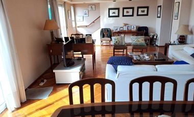 4 ambientes en duplex con cochera al frente