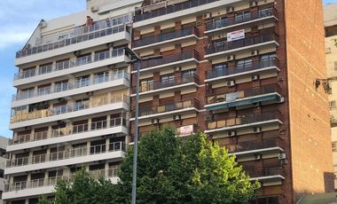 4 ambientes en duplex con cochera al frente