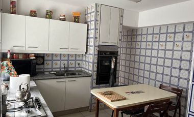 4 ambientes en duplex con cochera al frente