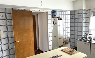 4 ambientes en duplex con cochera al frente