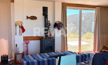 CASA EN VENTA EN CHOCÓN VILLA DE PLAYA