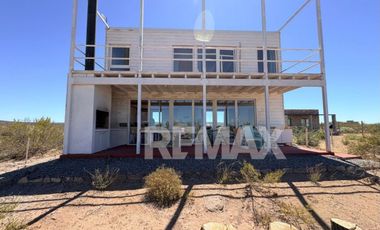CASA EN VENTA EN CHOCÓN VILLA DE PLAYA
