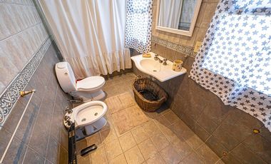 VENTA CASA 4 AMB GUERNICA BARRIO EL PARAISO PILETA