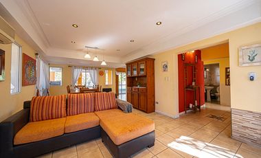 VENTA CASA 4 AMB GUERNICA BARRIO EL PARAISO PILETA