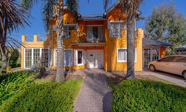 VENTA CASA 4 AMB GUERNICA BARRIO EL PARAISO PILETA
